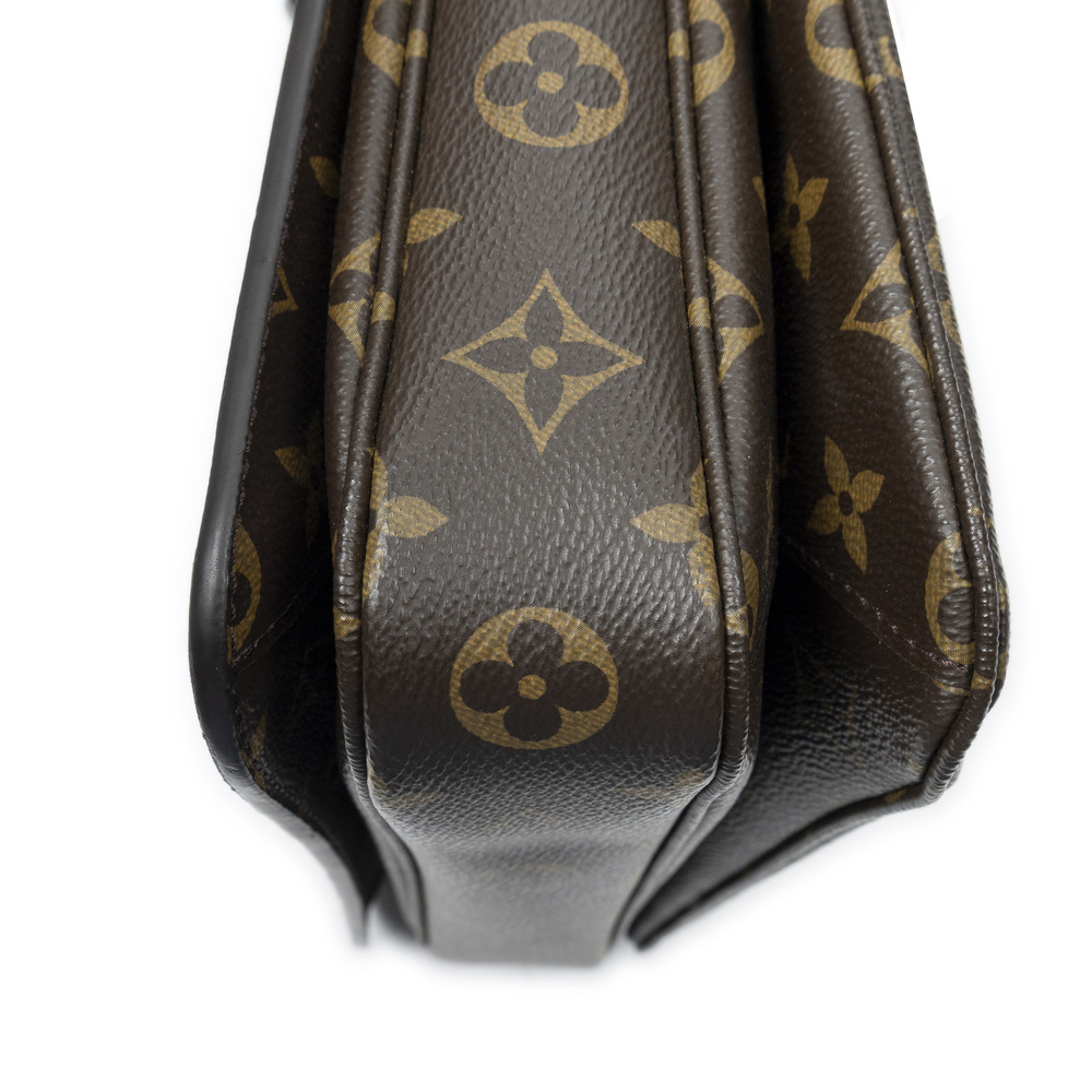 Louis Vuitton Pochette Metis - Picture 8 of 10